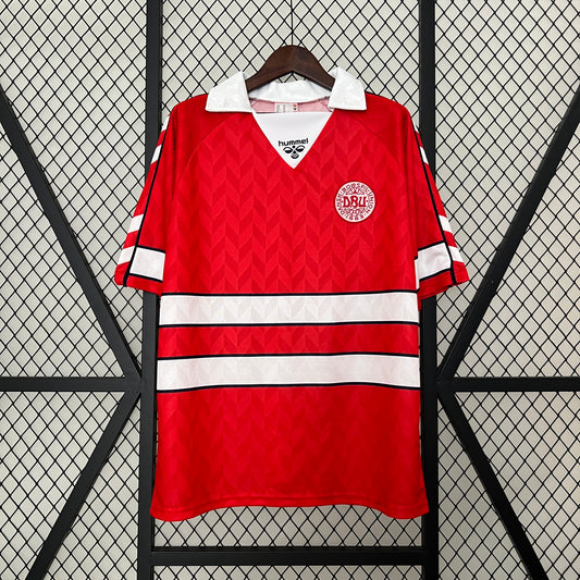 Selección de Dinamarca. Camiseta local 1988