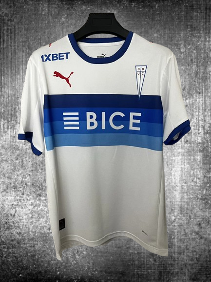 Universidad Católica. Camiseta local 2026