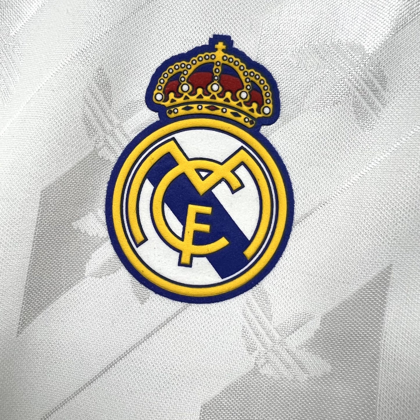 Real Madrid. Camiseta Retro Model White