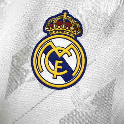 Real Madrid. Camiseta Retro Model White