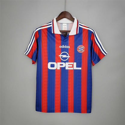 Bayern Munich. Camiseta local 1995-1997