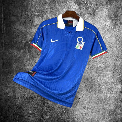 Selección de Italia. Camiseta local 1995