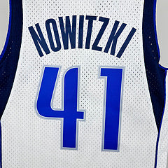 Dallas Mavericks. Dirk Nowitzki 2010-2011